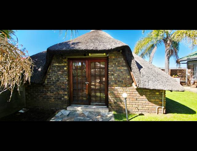 5 BEDROOM HOUSE TO LET IN DEL JUDOR EXT 4